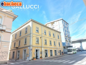 Ufficio a Pescara di 165..