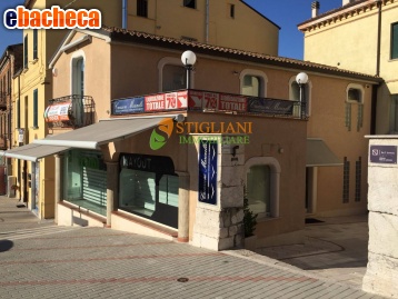 Locale Commerciale a..