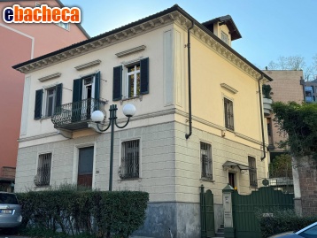 Anteprima Villa a Torino di 331 mq