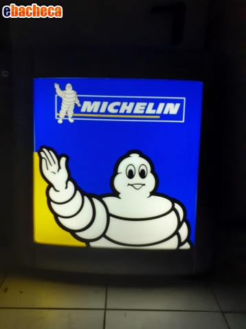 Anteprima Insegna luminosa Michelin